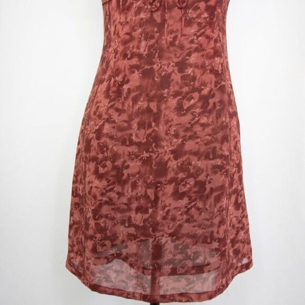 Vintage floral print sleeveless sheath dress with ruffle neck detail - Picture 5 of 16